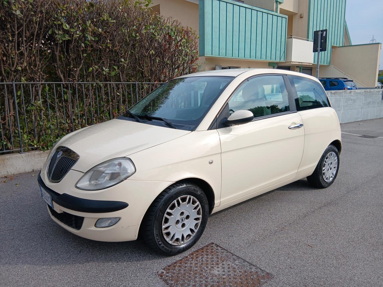 Lancia Ypsilon 1.2 Argento Unico proprietario