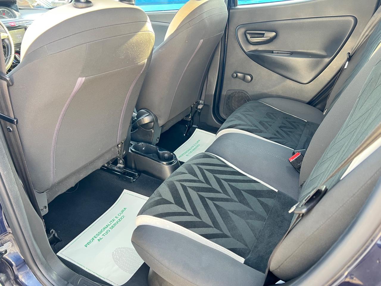 Lancia Ypsilon 1.3 MJT 95 CV 5 porte Platinum