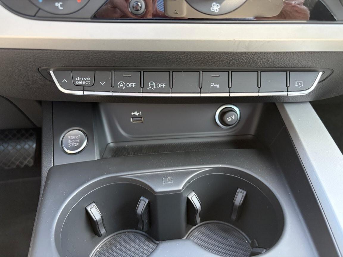 Audi A4 Avant 30 TDI/136 CV S tronic Business Advanced
