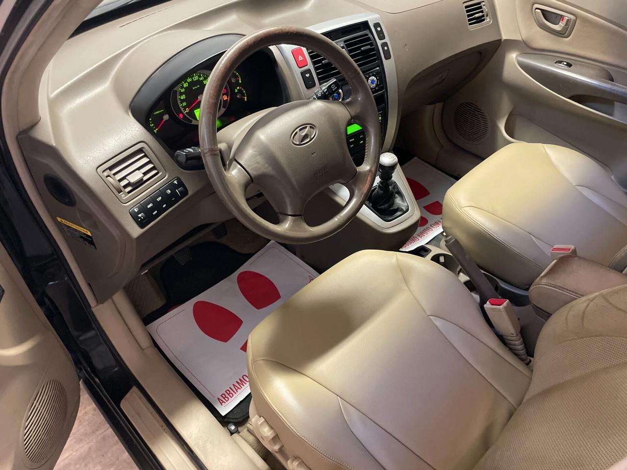 Hyundai Tucson D 2.0 140 CV CRDi VGT Active 4x4 Full Distribuzione NEOPATENTATI
