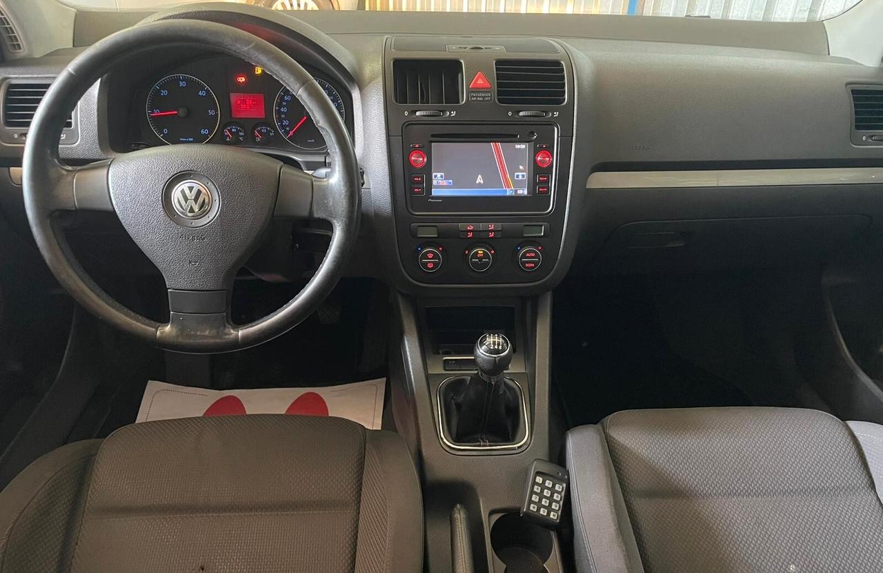 VOLKSWAGEN GOLF 2.0 SPORTLINE - NEOPATENTATI