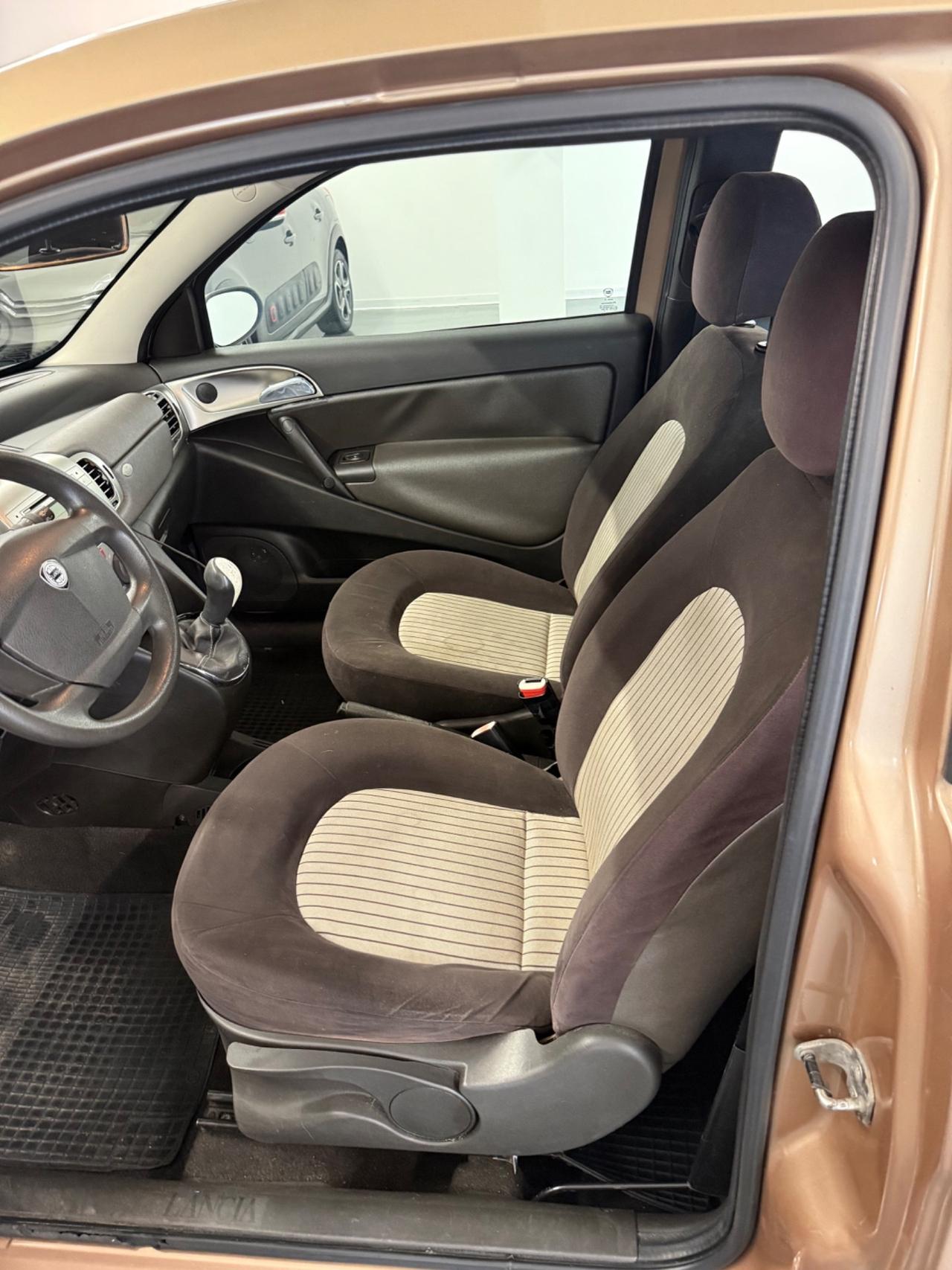 Lancia Ypsilon 1.3 MJT 90 CV Oro Giallo