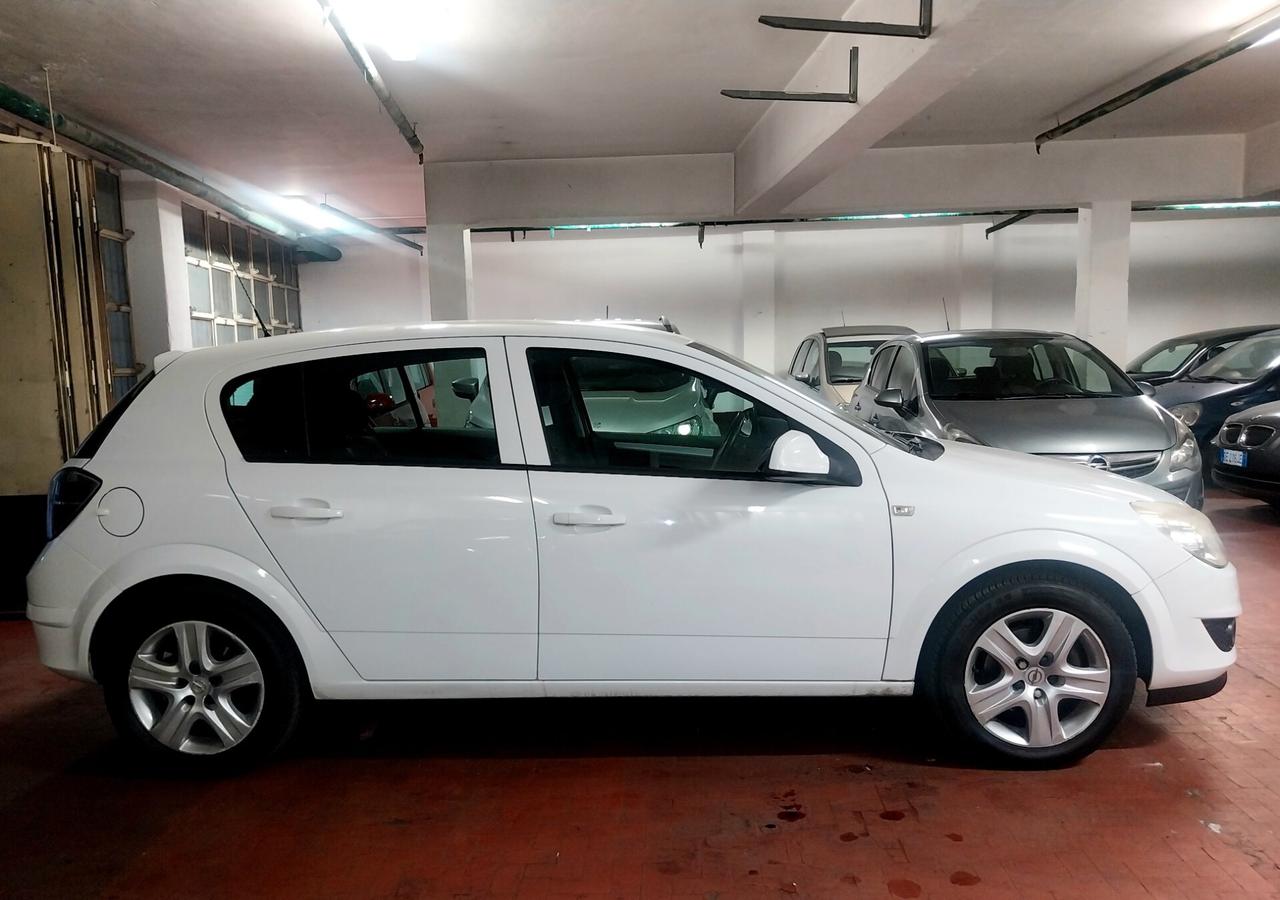 Opel Astra 1.4 90 cv GPL- 5 porte