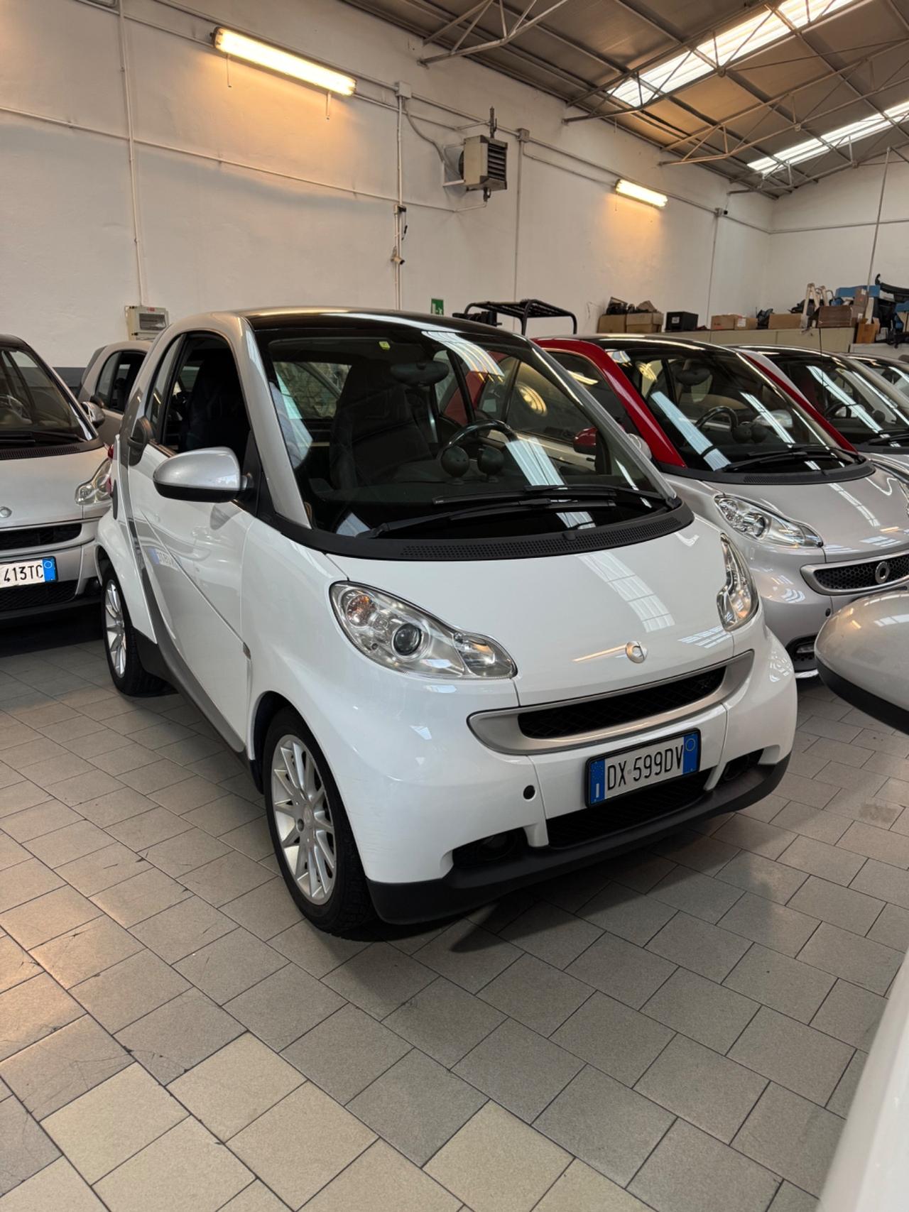 Smart ForTwo 1000 52 kW coupé pulserà servosterzo