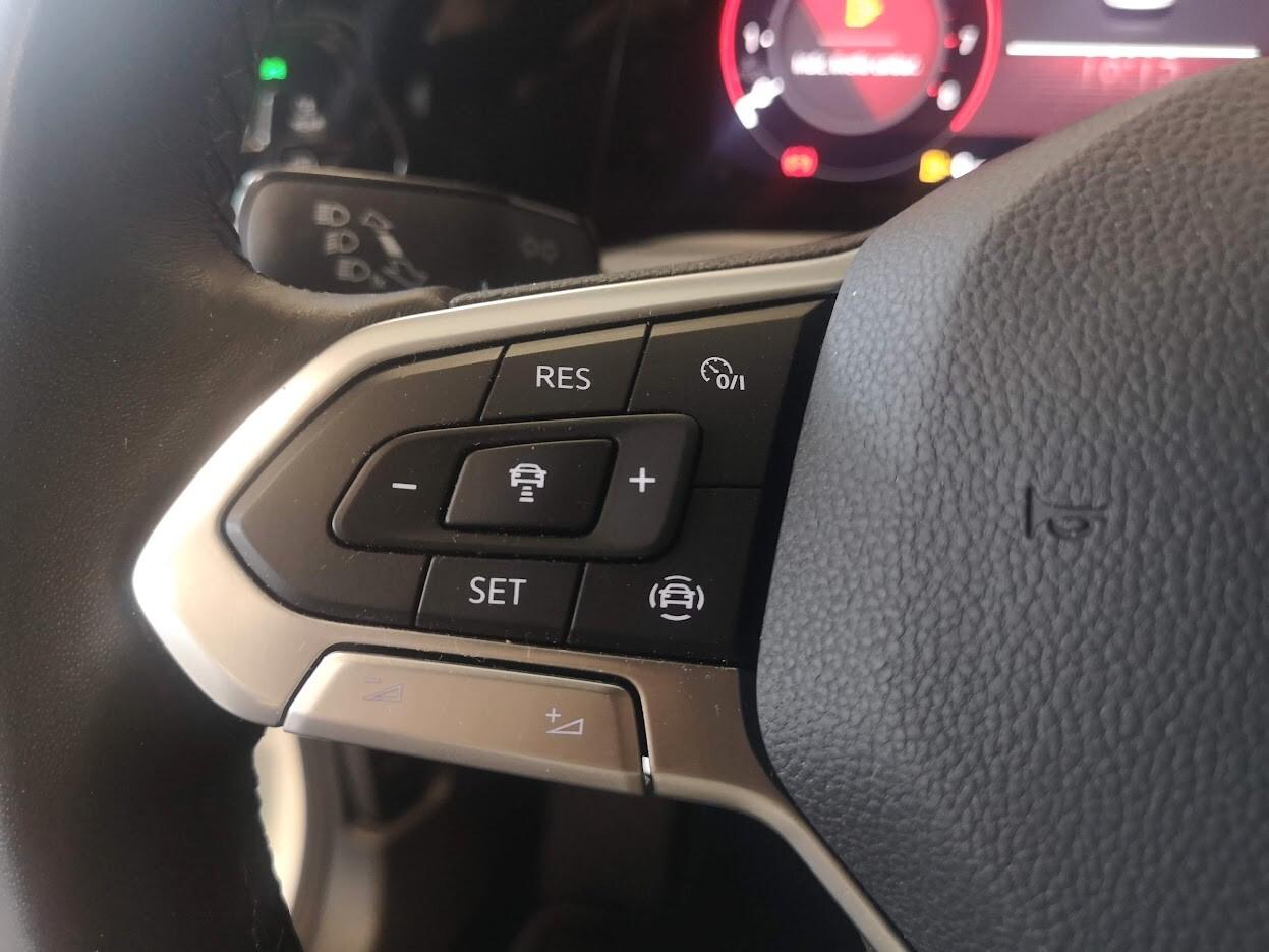 Volkswagen Golf 1.0 TSI EVO Life 110 CV