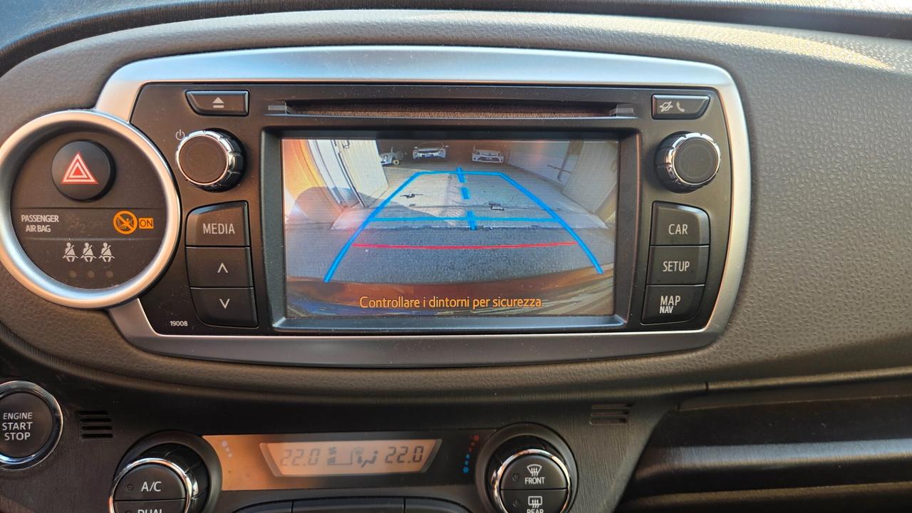 Toyota Yaris 1.3 5 porte Lounge full