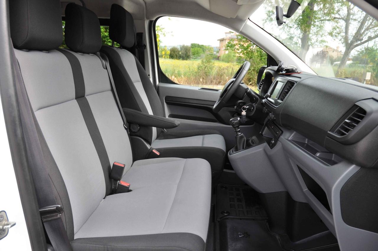 Peugeot Traveller Expert 1.6 BlueHdi 9 Posti