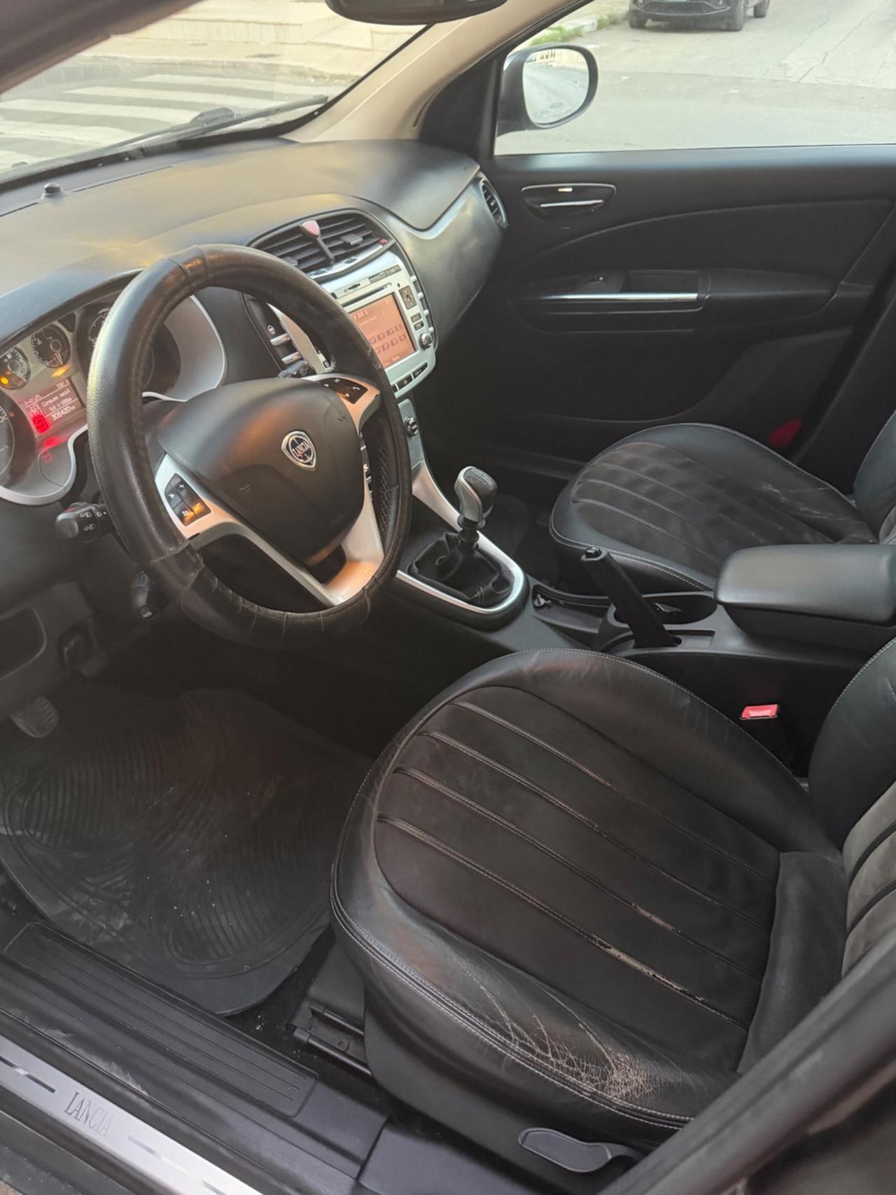 Lancia Delta 1.6 MJT DPF Silver