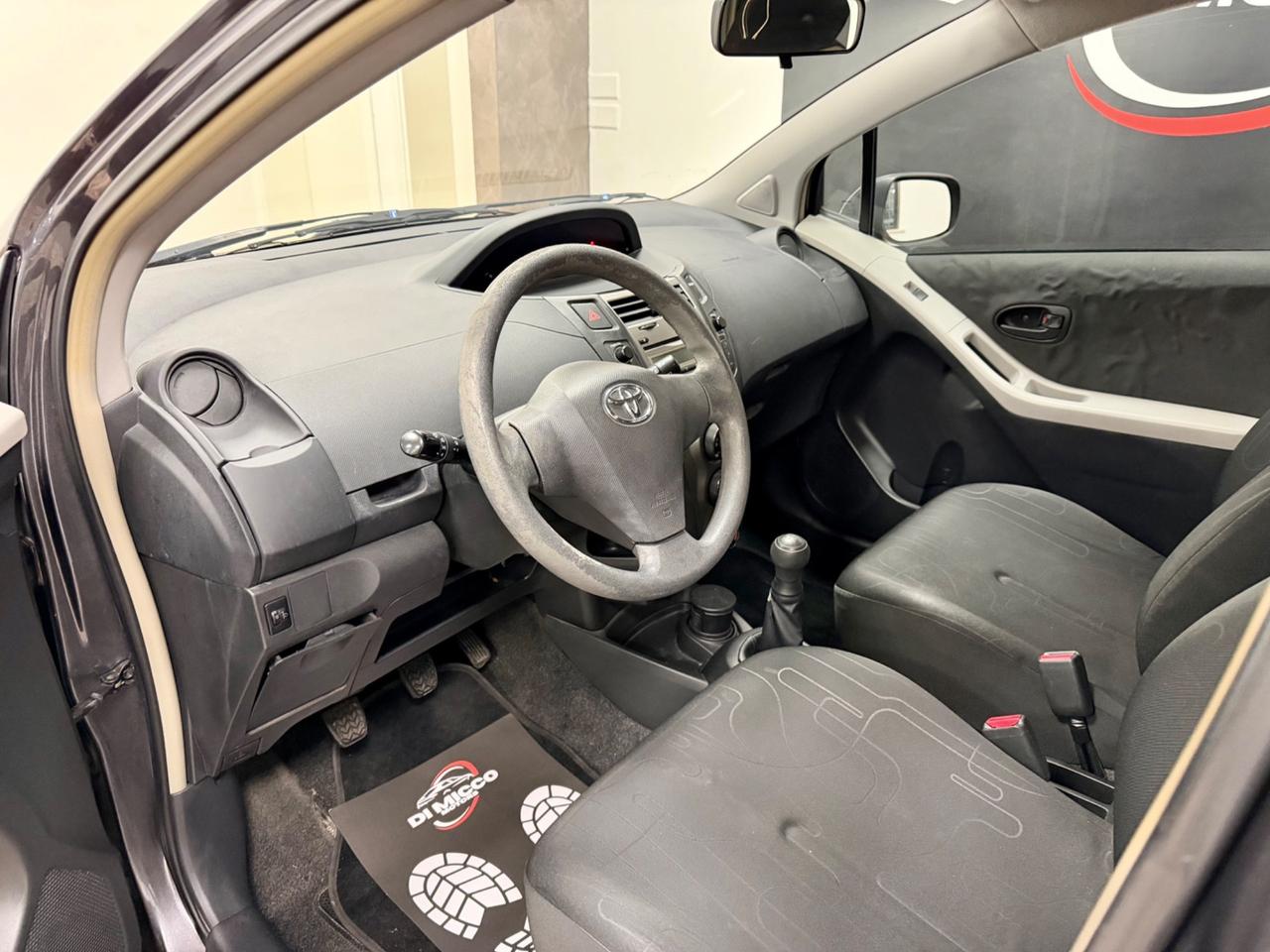 Toyota Yaris 1.0 5 porte Sol