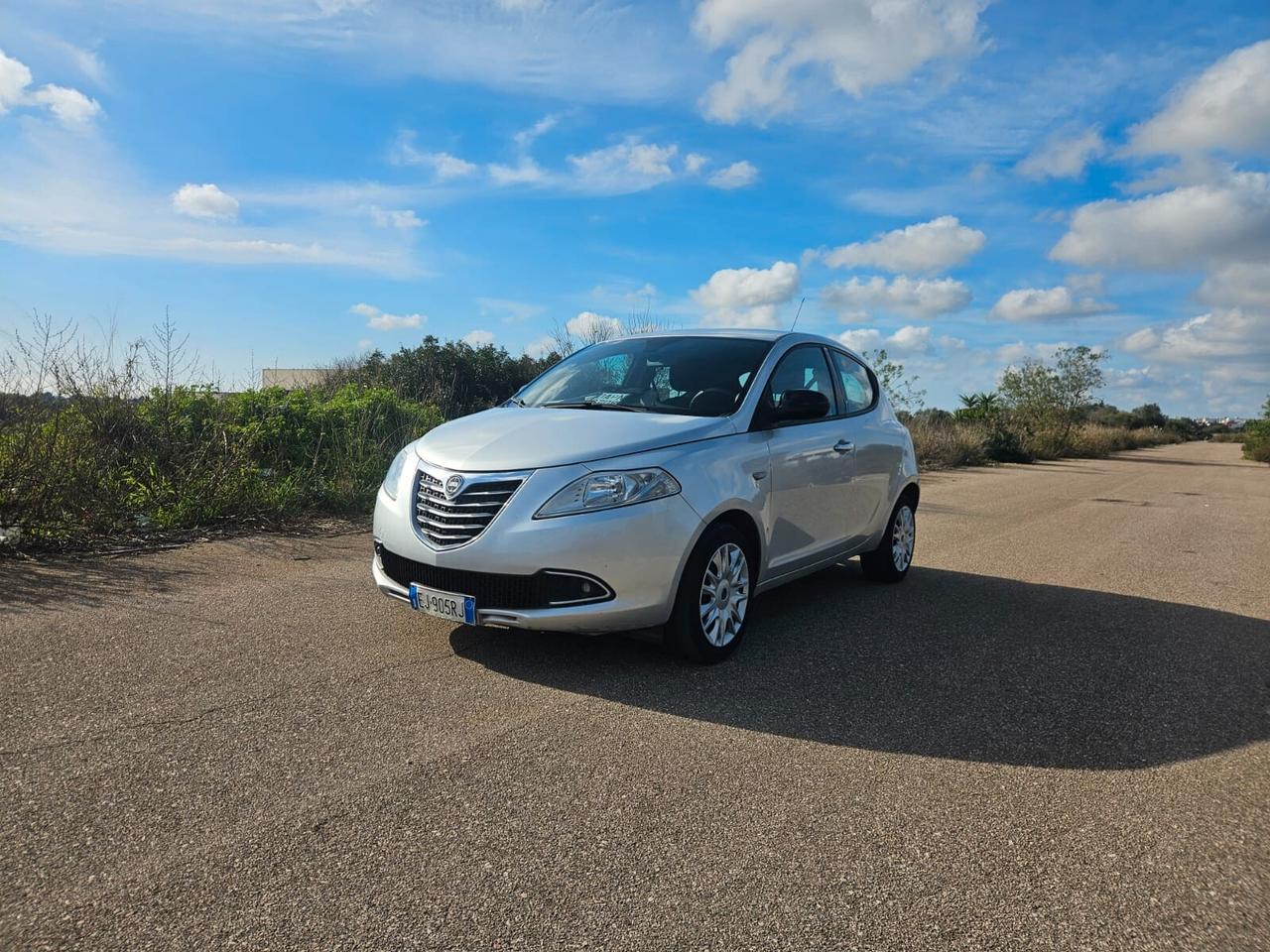 Lancia Ypsilon 1.2 69 CV 5 porte S&S Silver