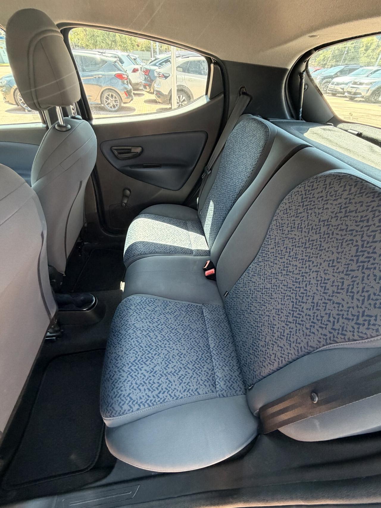 Lancia Ypsilon 1.0 Hybrid Gold | Compatta, Elegante e Super Accessoriata