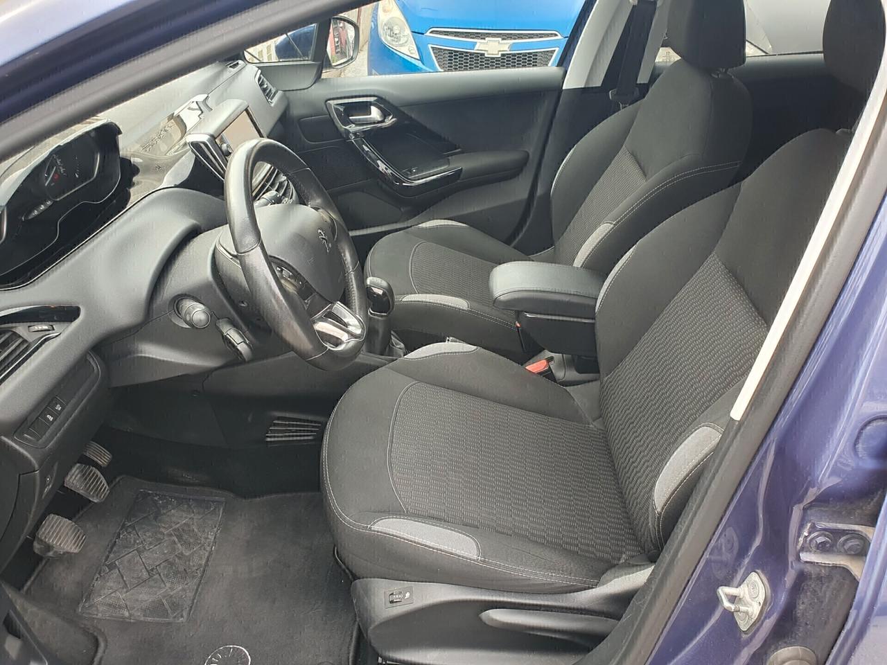 Peugeot 208 1.6hdi 100cv Neopatentati 2016