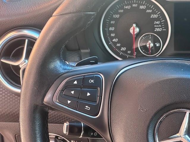 Mercedes-benz A 180 d Automatic Business UNIPRO