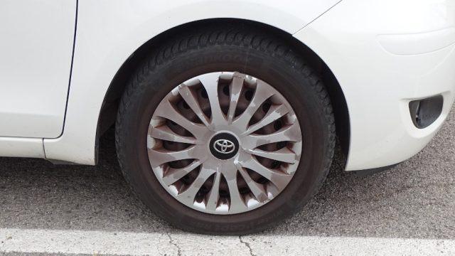 TOYOTA Yaris 1.300 100 cv, 5 porte, versione "Sol", Garanzia..