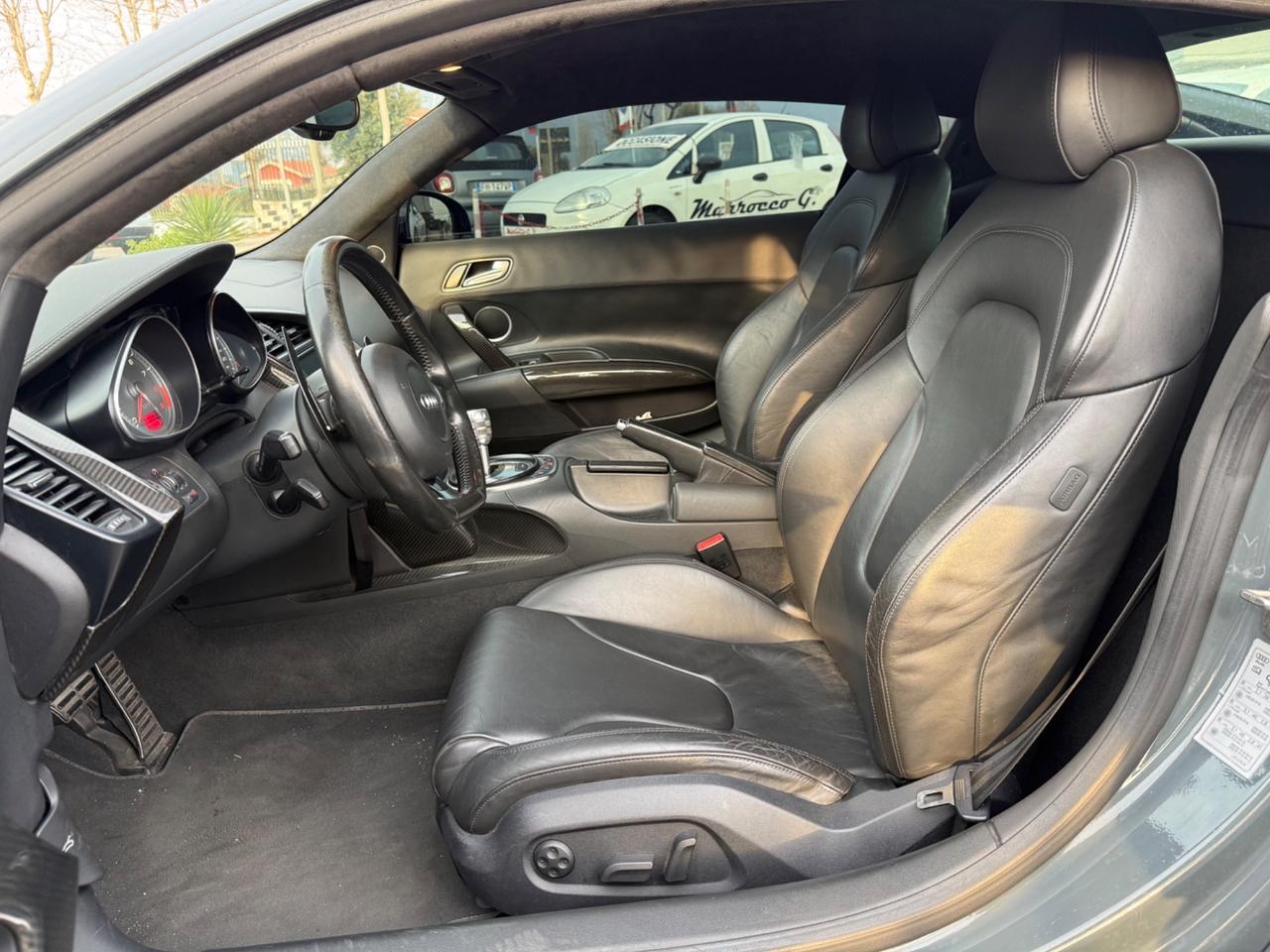 Audi R8 4.2 V8 FSI quattro R tronic