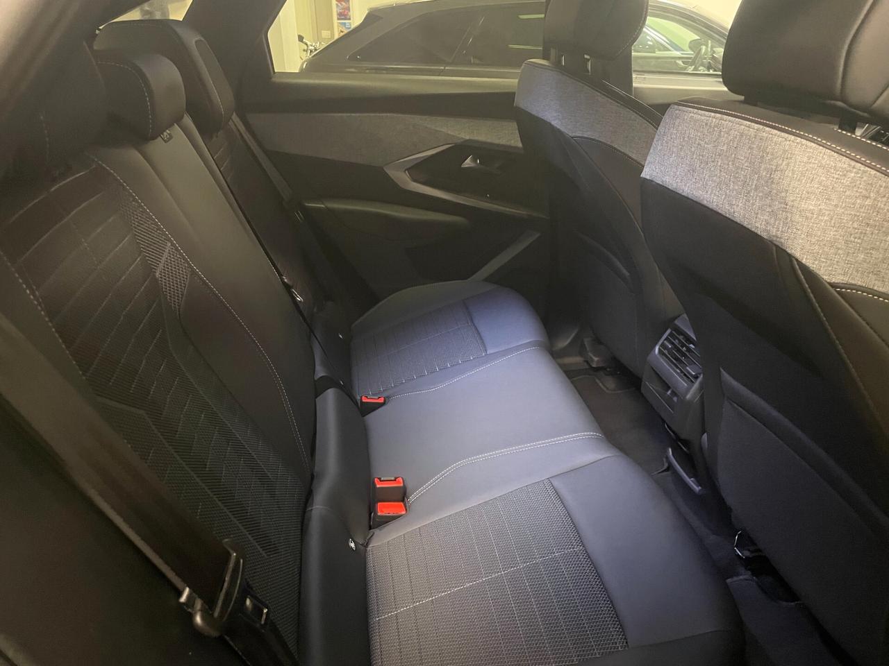 Peugeot 3008 Hybrid 145 e-DCS6 Allure PREZZO REALE