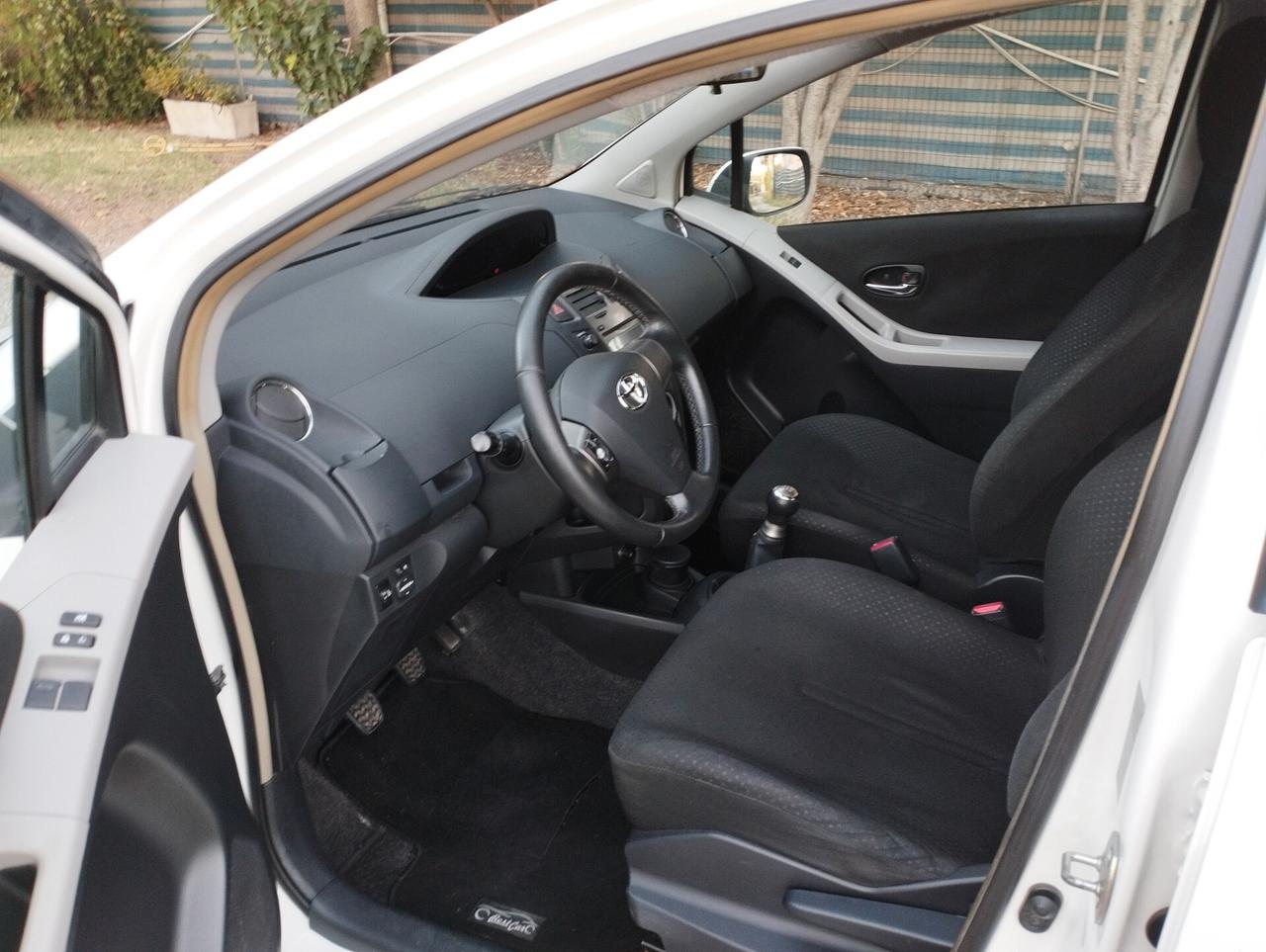 Toyota Yaris 1.0 5 porte Sol