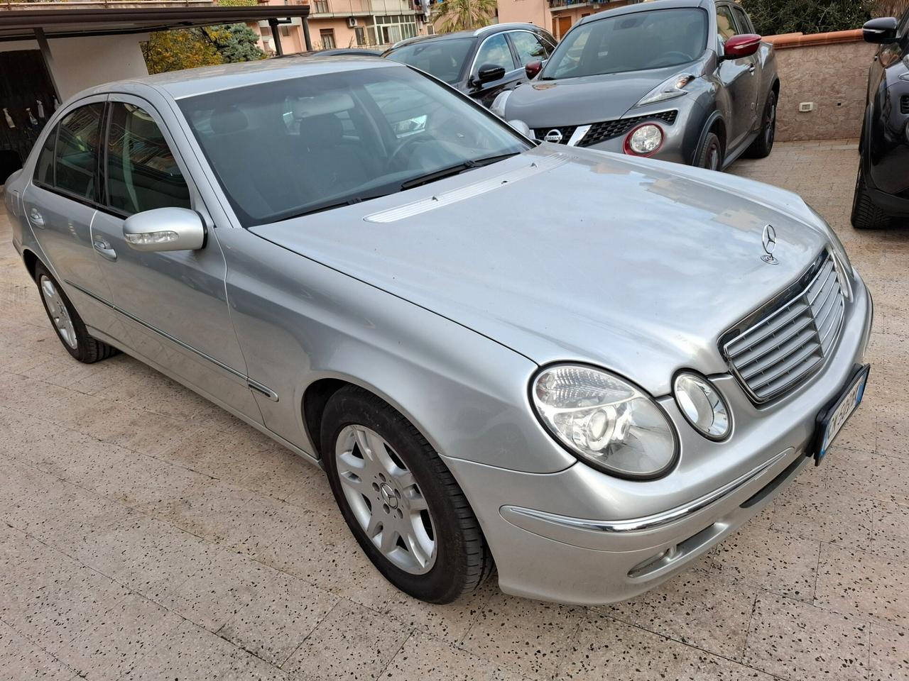 MERCEDES-BENZ E 270 CDI Avantgarde