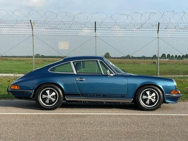 Porsche 911 2.400 S "MATCHING IN TUTTO"