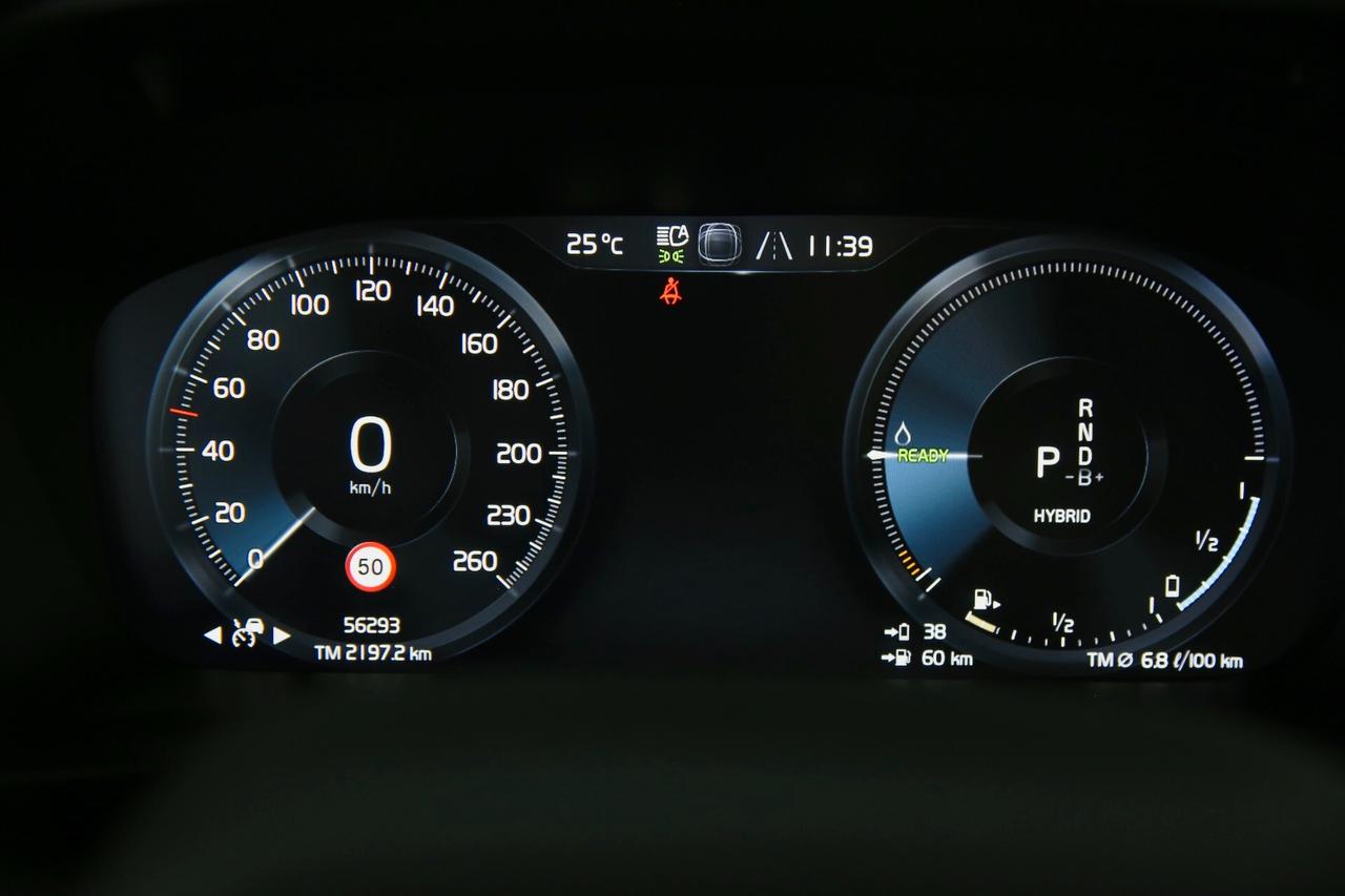 Volvo XC40 T5 Recharge Plug-in Hybrid Inscription auto