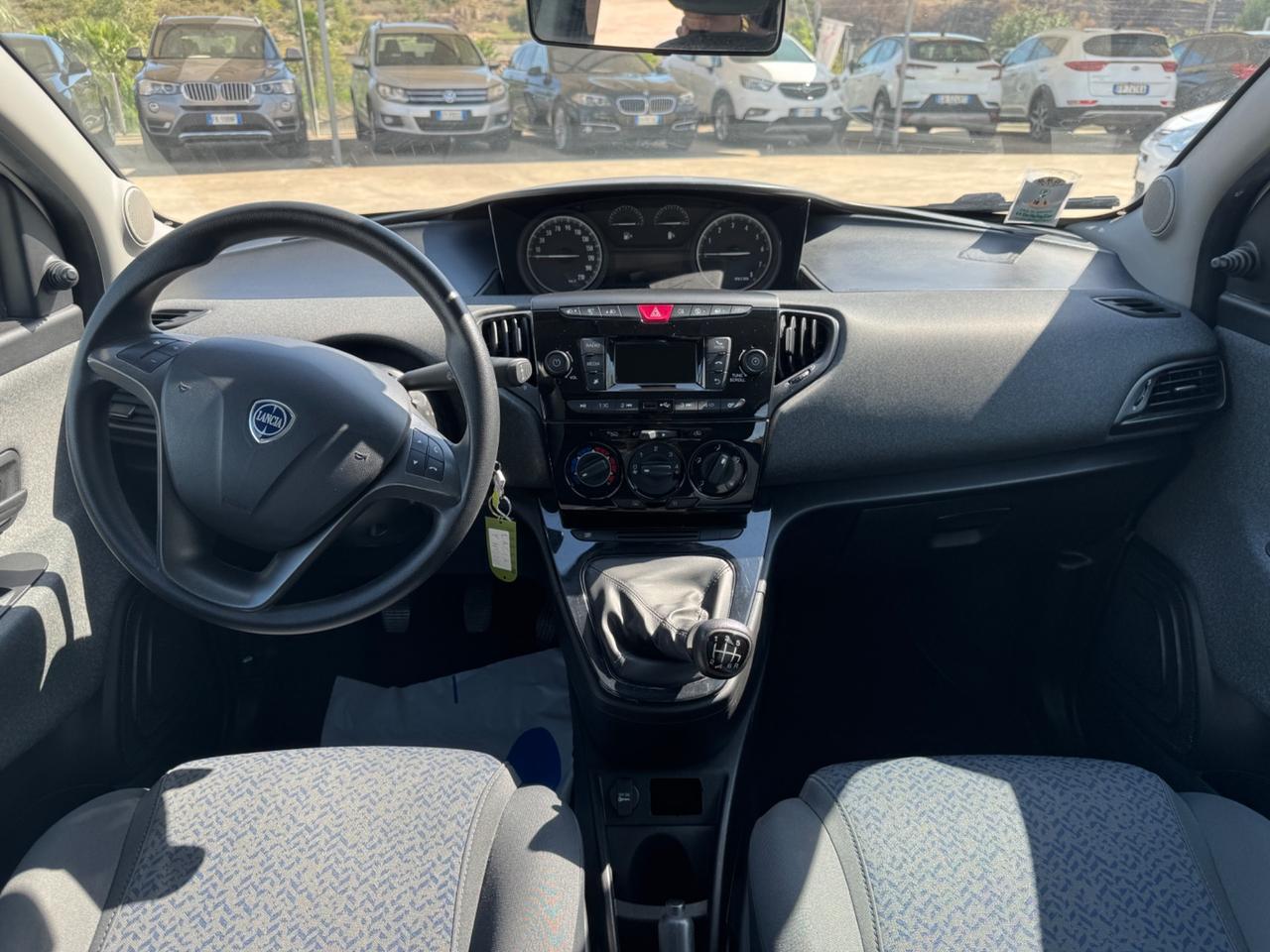 Lancia Ypsilon 1.0 FireFly 5 porte S&S Hybrid Gold