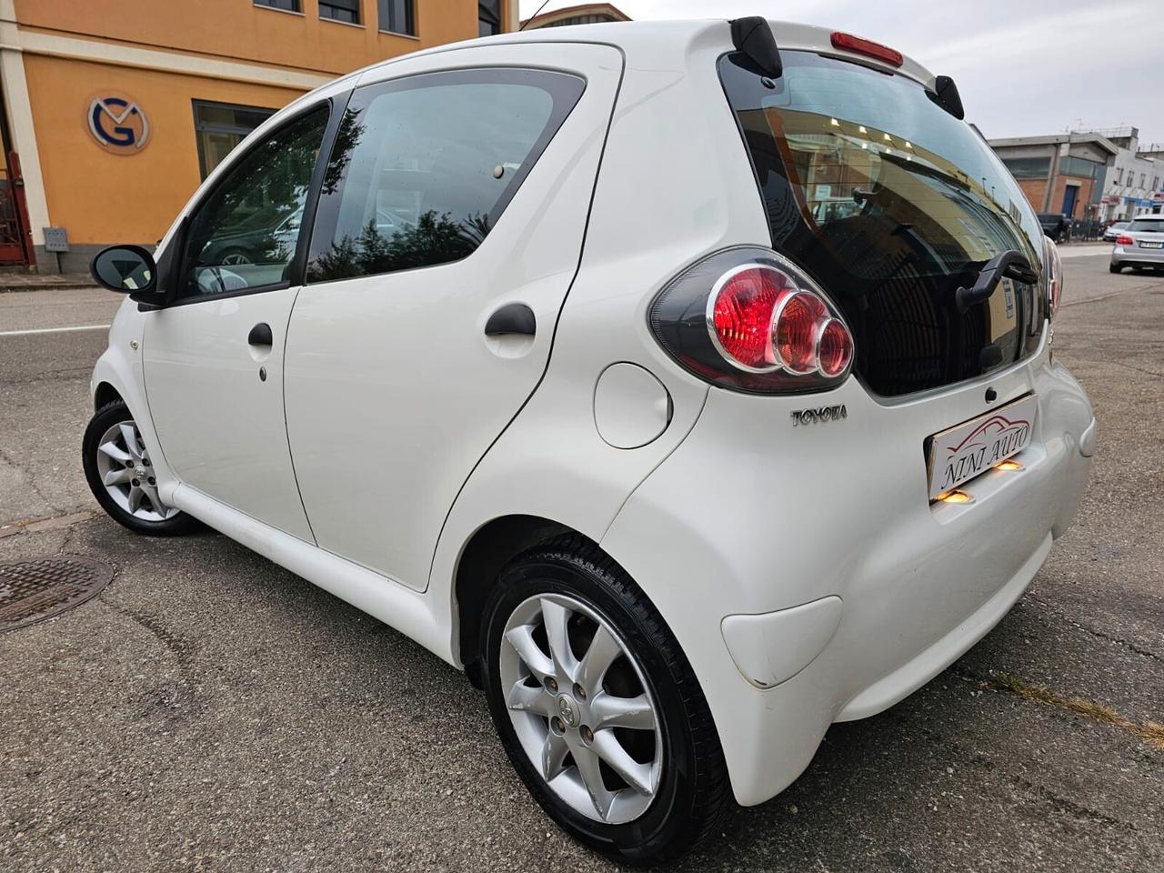 Toyota Aygo 1.0 68cv Now Connect*Clima*Navi*Cerchi*Neopatentati