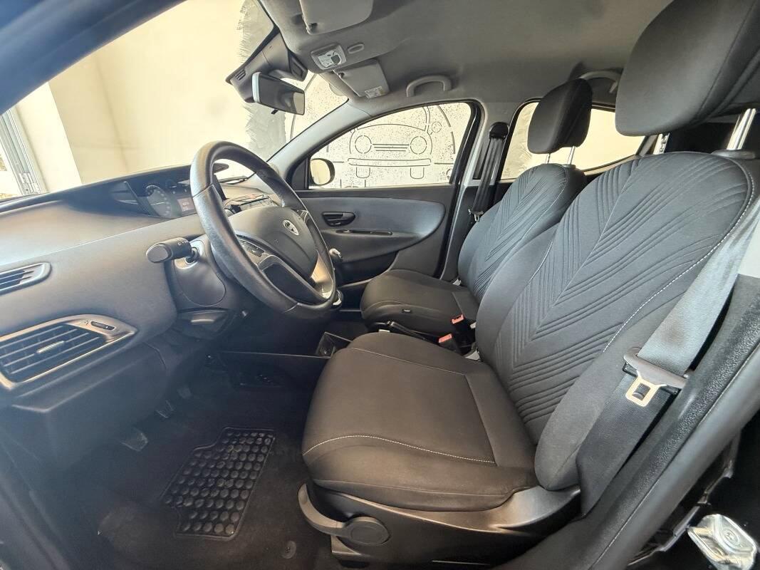 Lancia Ypsilon III 1.0 firefly hybrid Gold s&s 70cv 5p.ti