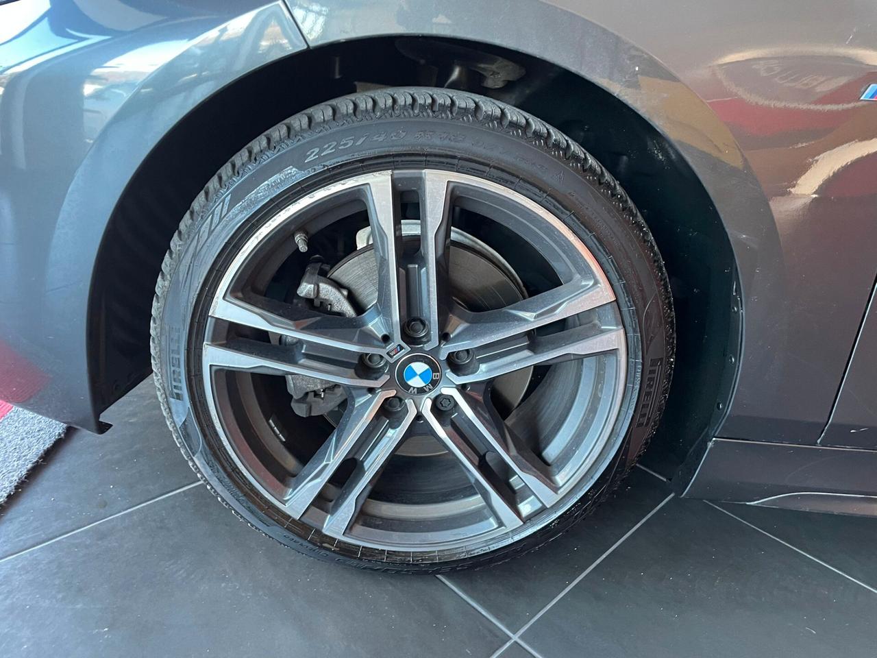 BMW 116d M-SPORT AUT 116cv *PACK LUCI*