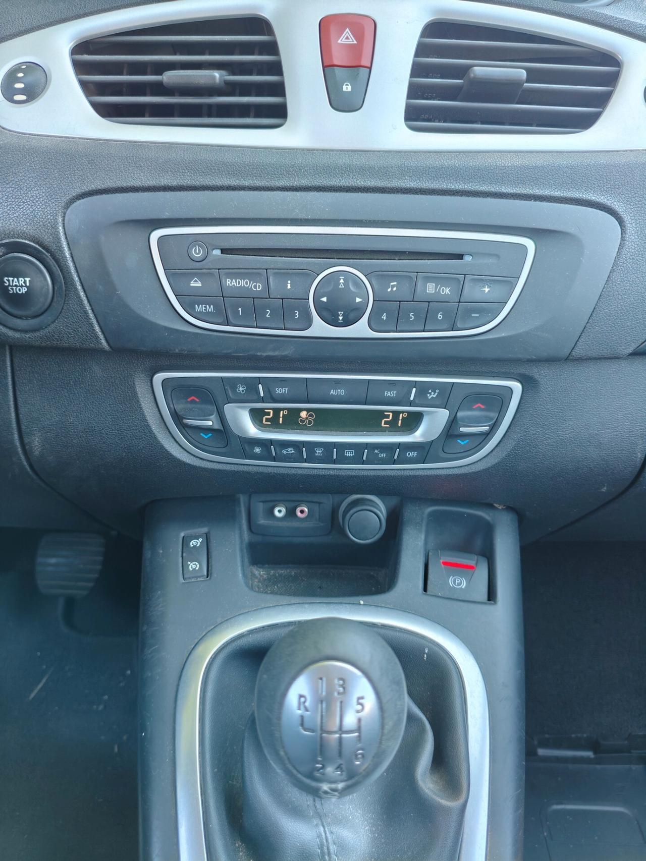 Renault Scenic X-Mod 1.6 Attractive