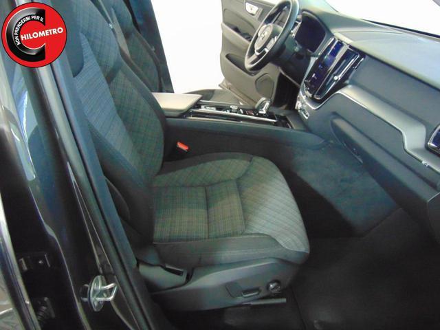 VOLVO XC60 T6 Recharge Plug-in Hybrid AWD automatico Essentia