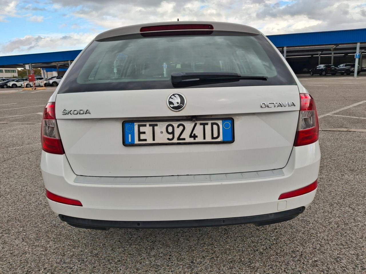 Skoda Octavia 1.6 TDI CR 105 CV. Wagon Elegance