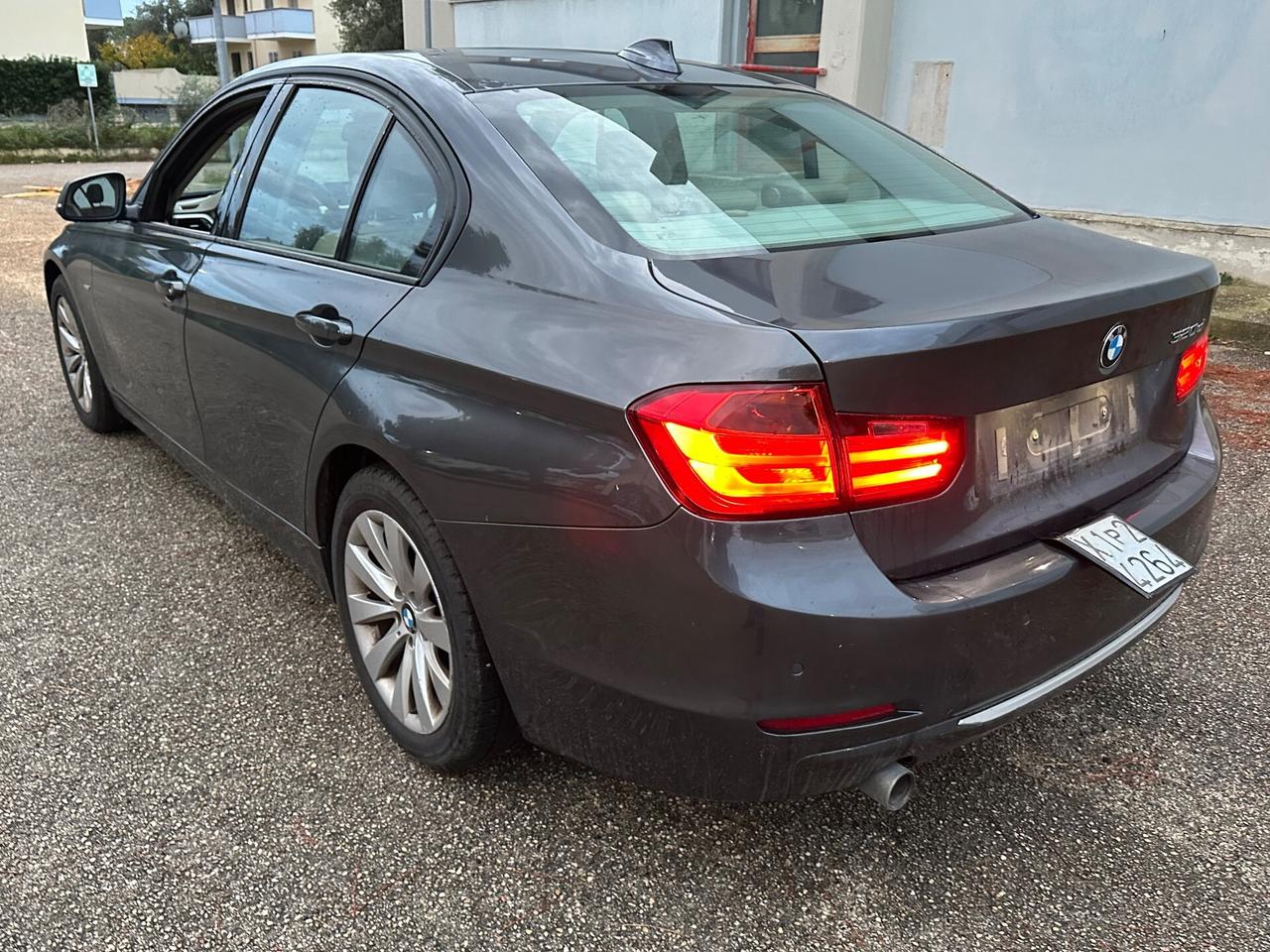 Bmw f30/31 320d Efficient Dynamics Luxury leggi descrizione