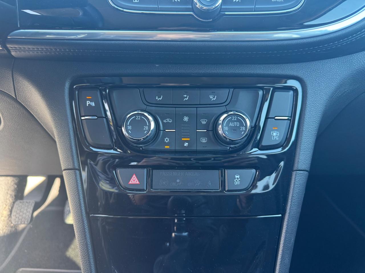 Opel Mokka X 1.4 Turbo GPL Tech 140CV 4x2 Innovation NEOPATENTATI