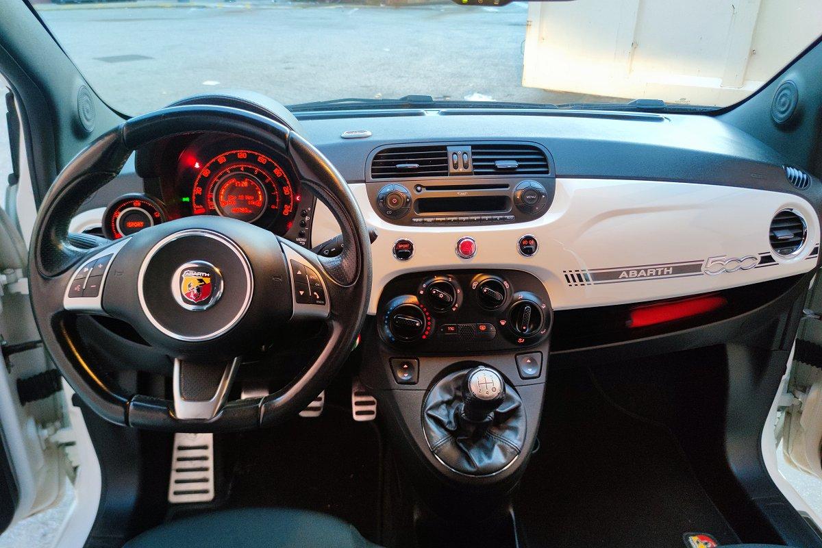 ABARTH 500 1.4 Turbo T-Jet Custom