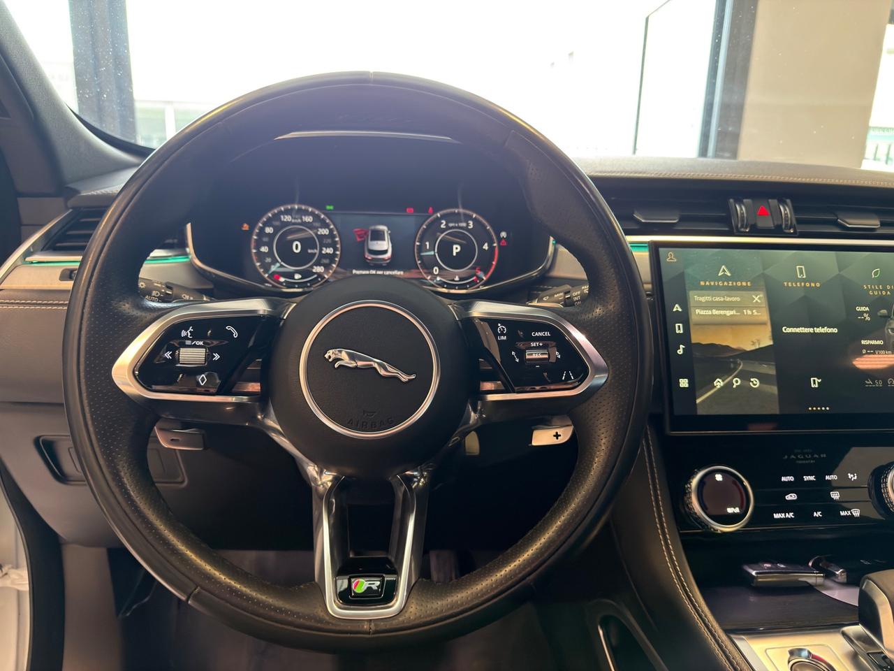 Jaguar F-Pace 2.0 D 204 CV AWD aut. R-Dynamic SE