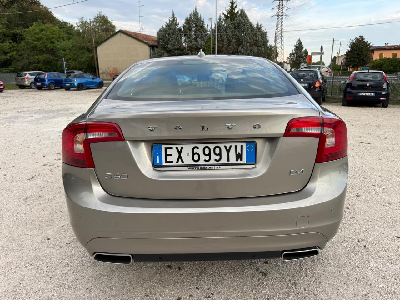 Volvo S60 D4 R-design UNICO TOP