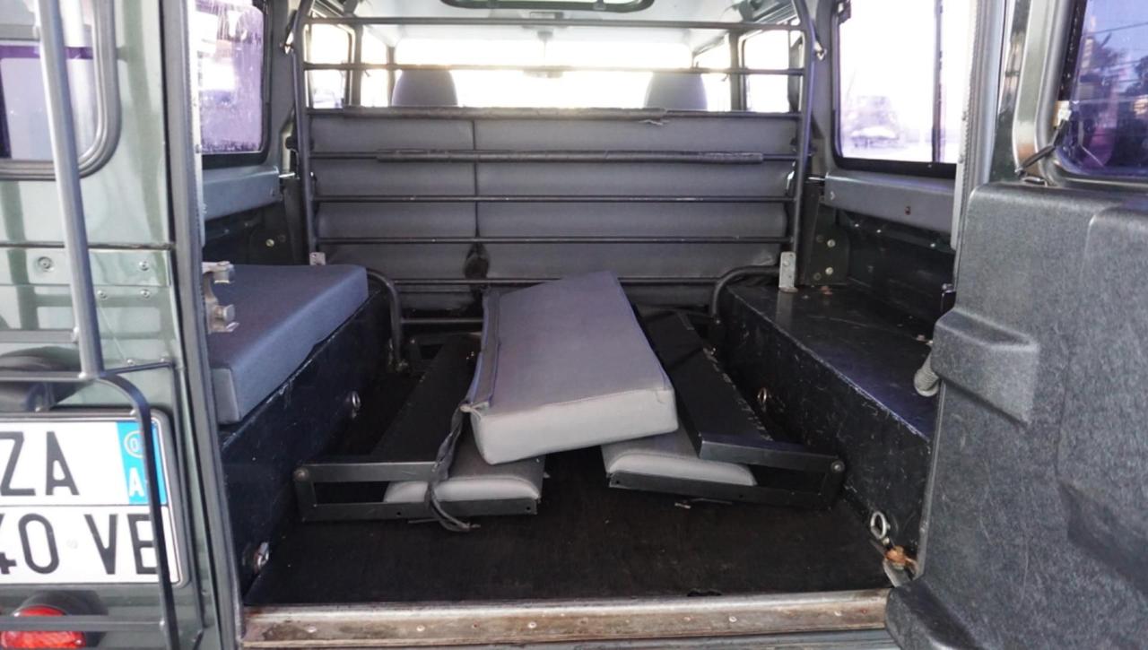 Land Rover Defender 110 2.5 Td5 cat S.W. S