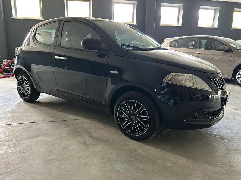 Lancia Ypsilon 1.0 FireFly 70cv Hybrid