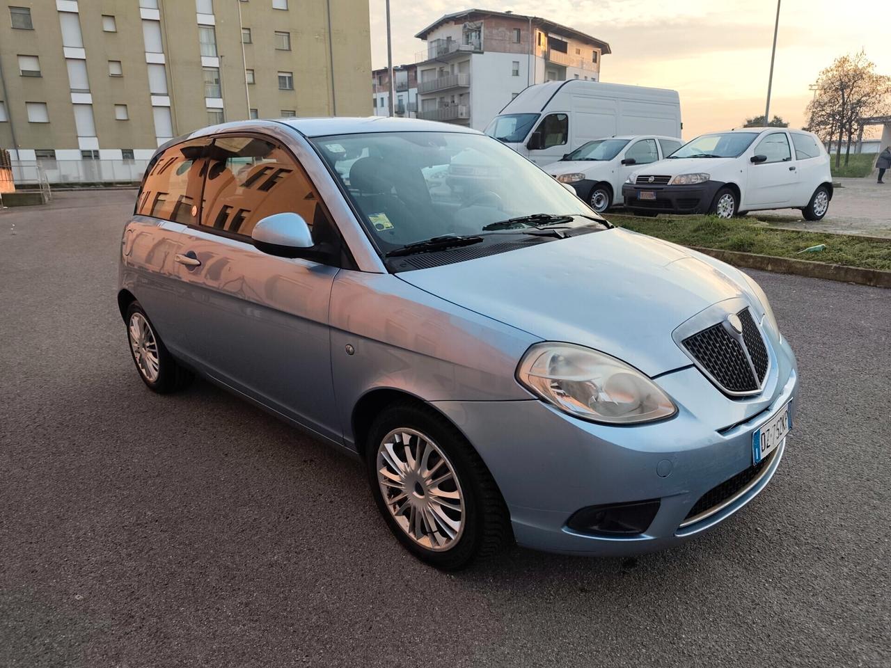 Lancia Ypsilon 1.4 Benz GPL neopatentati