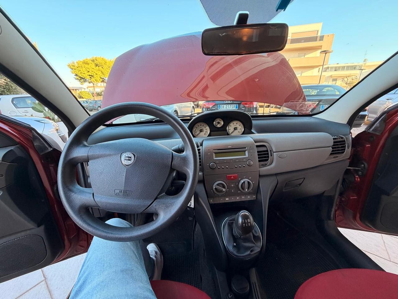 Lancia Ypsilon 1.3 MJT 75 CV Platino