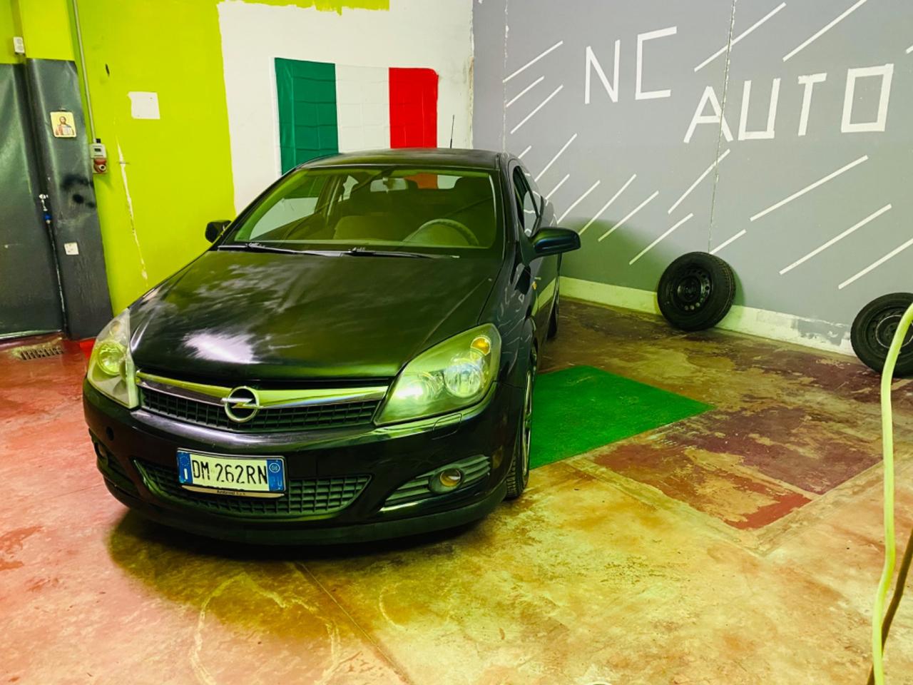 Opel Astra GTC 1.7 CDTI 110CV 3 porte Cosmo