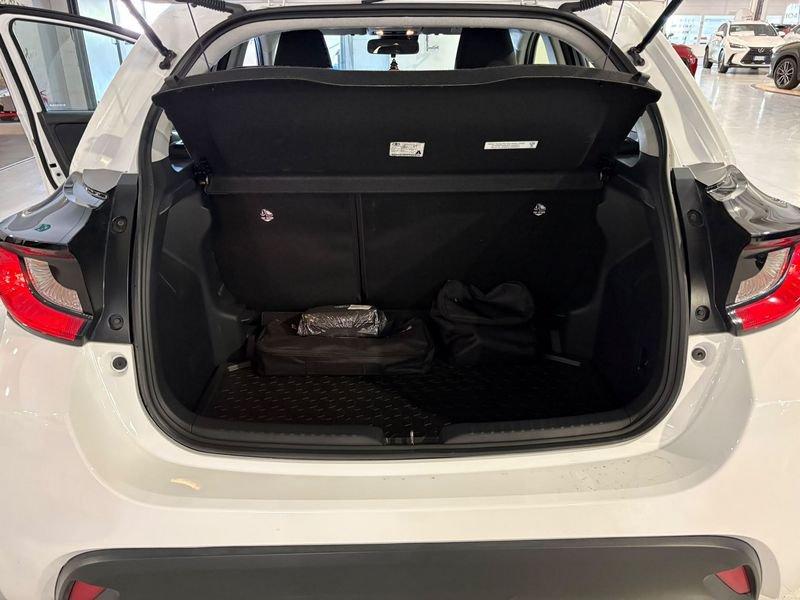 Toyota Yaris Hybrid Active MY22