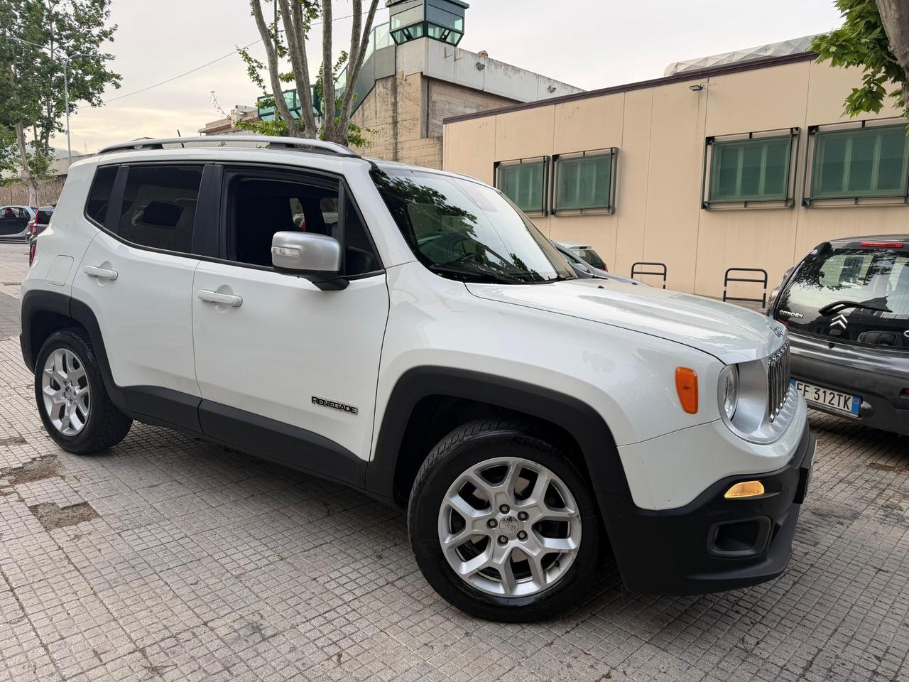 Jeep Renegade 1.6 Mjt 120 CV Limited solo 37000 km