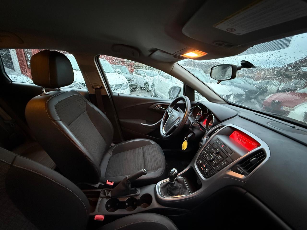 Astra 1.4 100CV-Cosmo-unipro-( 98 mila km ) -rate