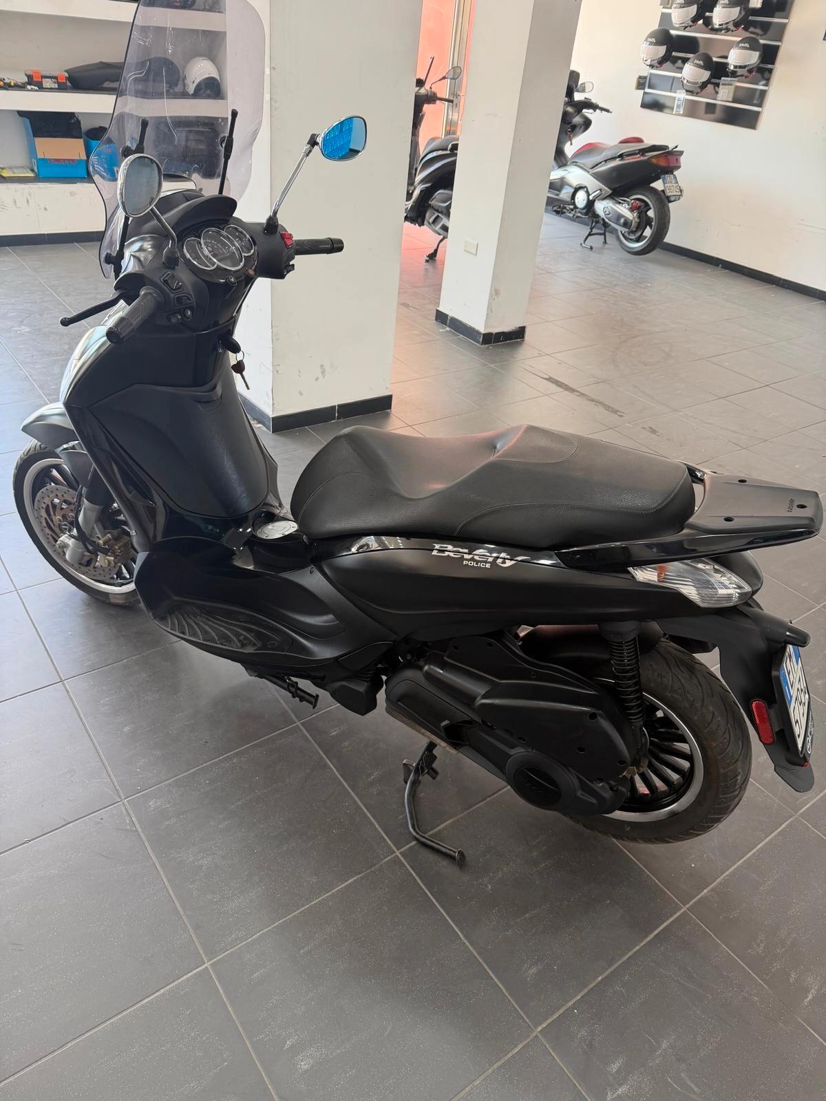 Piaggio Beverly 300 police