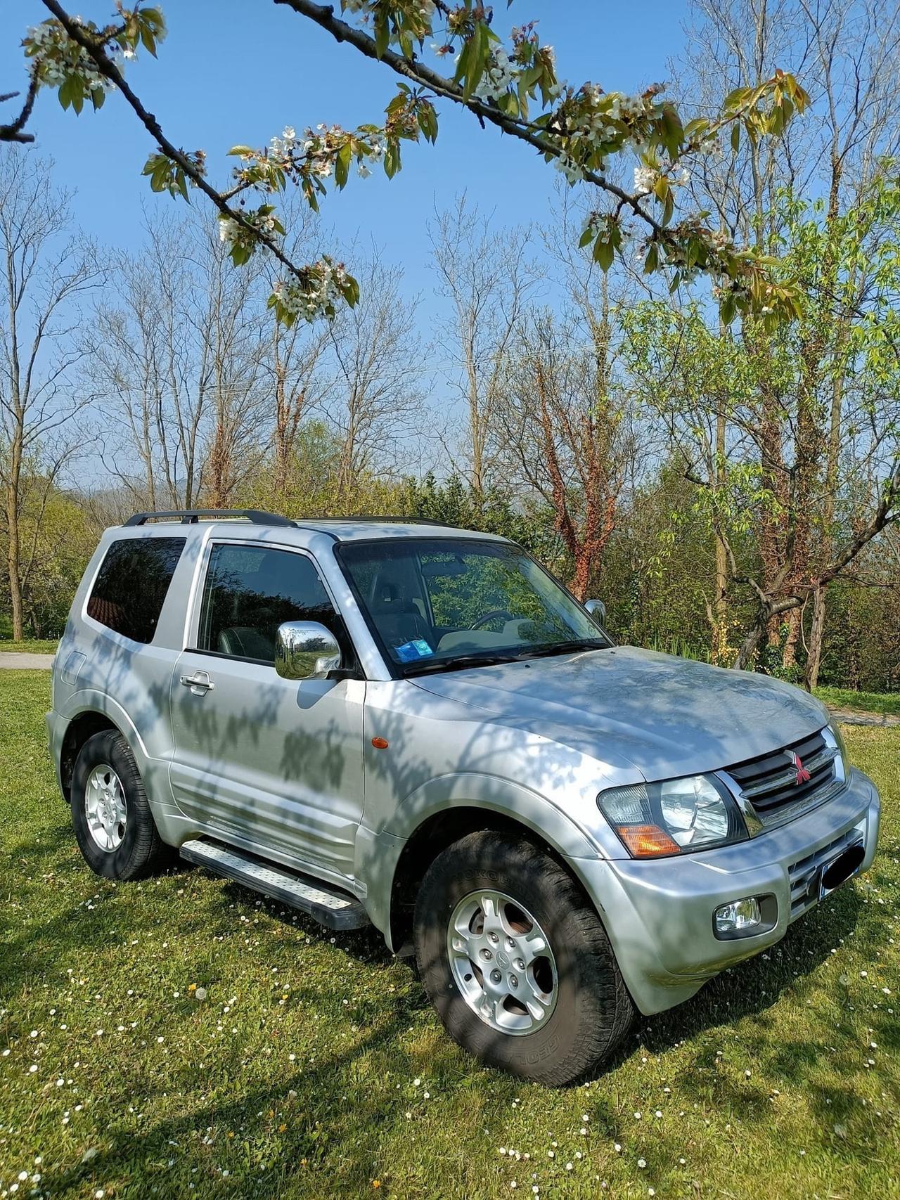 Mitsubishi Pajero 3.2 16V DI-D 3p. GLX