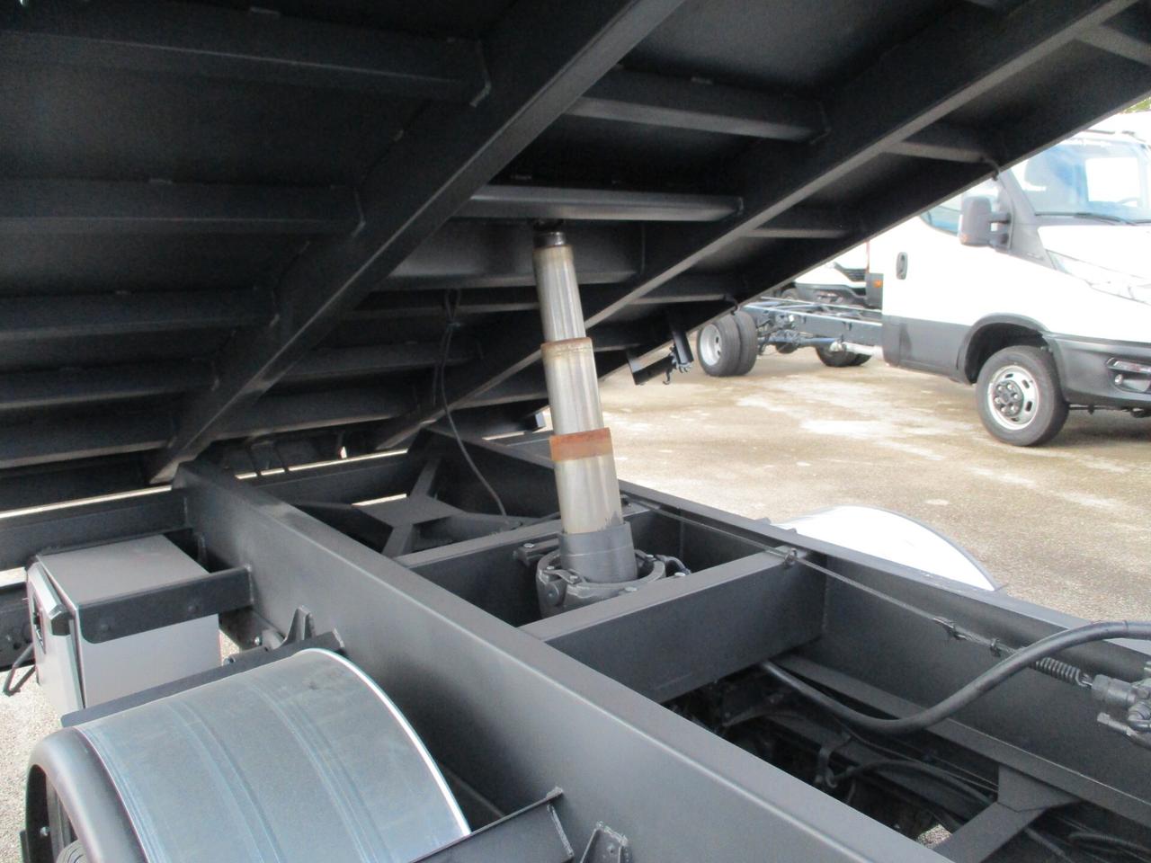 Nissan Cabstar 3000 120CV GRU FASSI F30 3S +RIBALT ATTACCHI PUNTA