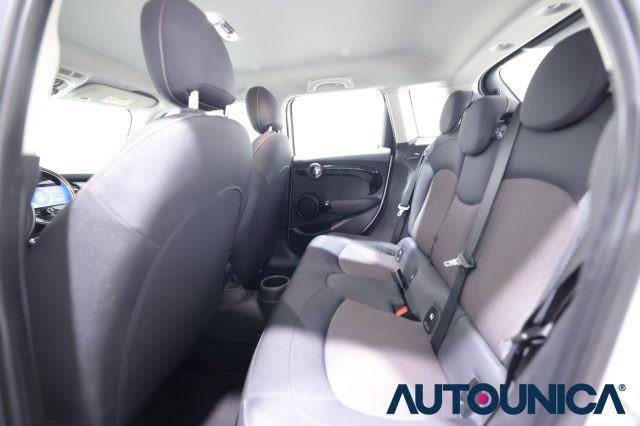 MINI Cooper 1.5 COOPER CAMDEN 5 PORTE FARI LED