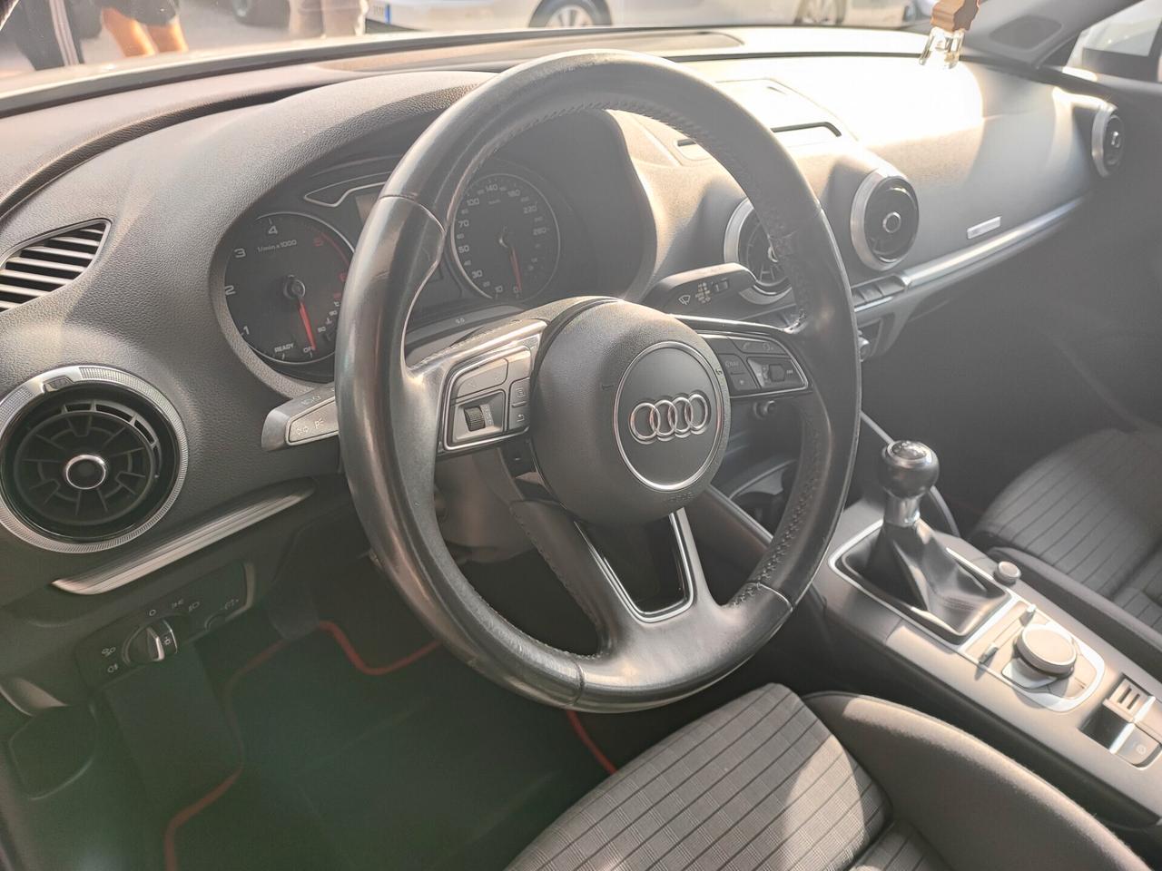 Audi A3 Sedan 1.6 TDI S tronic Sport