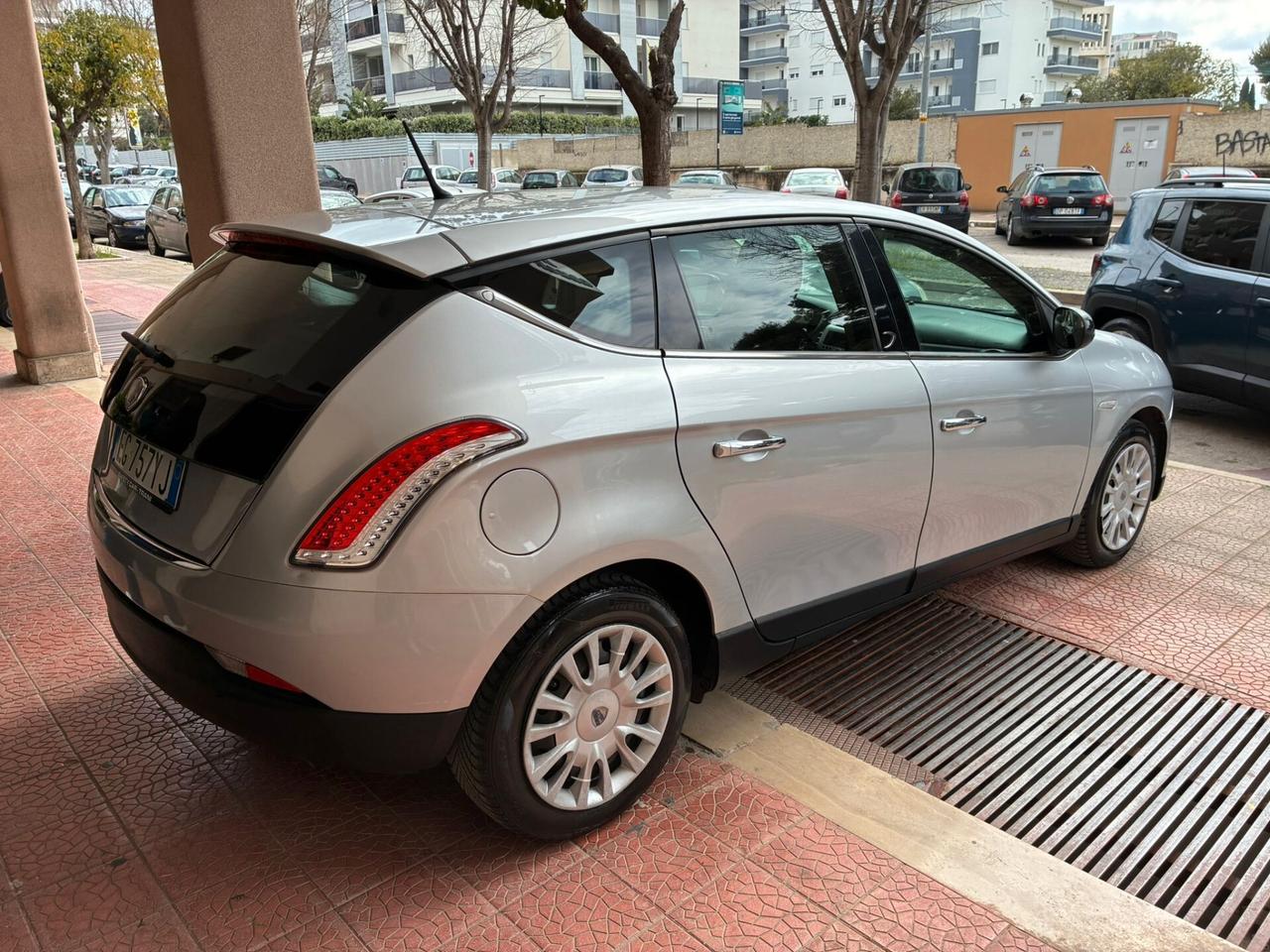 Lancia Delta 1.6 MJT 120cv perfetta-2011